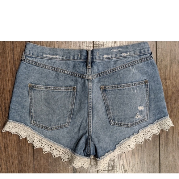 FREE PEOPLE Distressed Cutoff Shorts Sz 27 Denim Jean Embroidery Hem Medium Rise - Picture 9 of 12